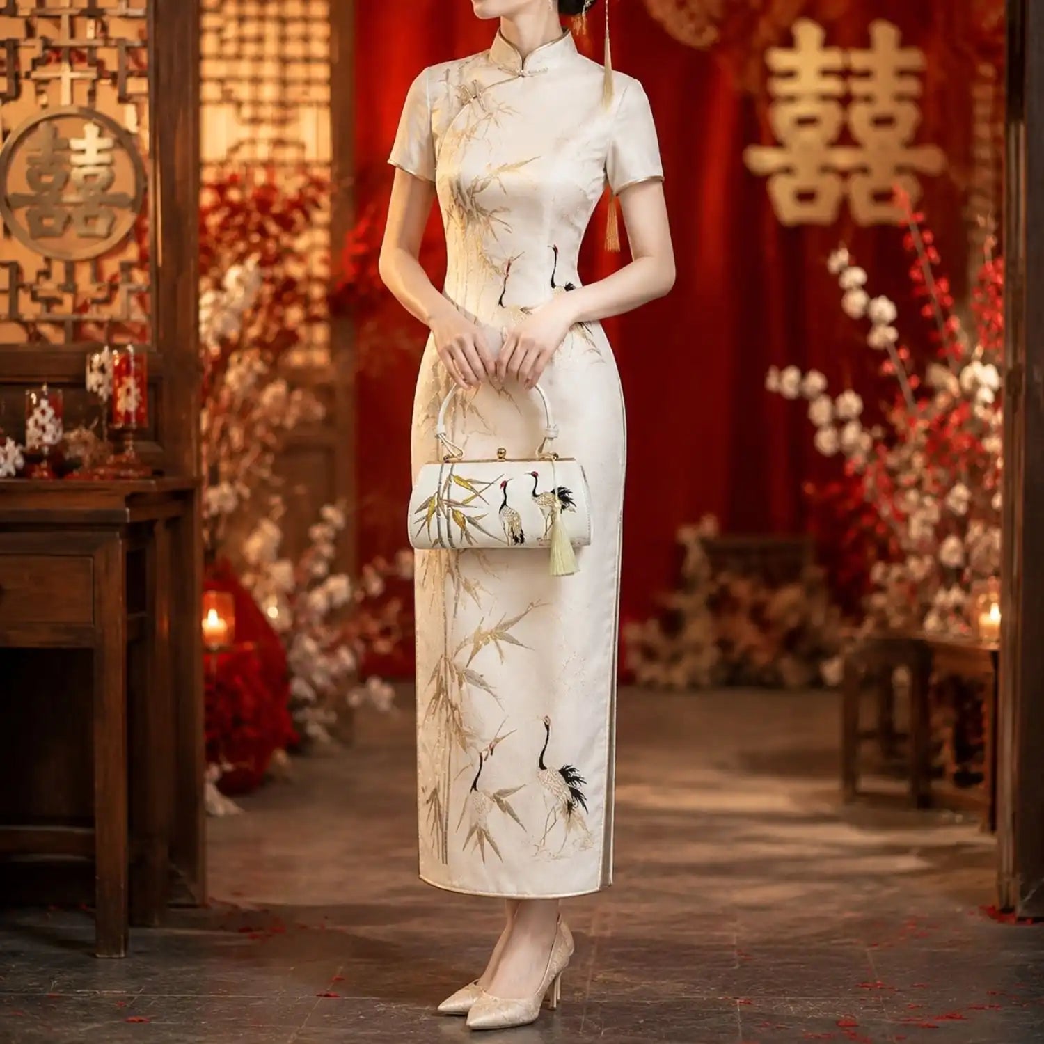 Oriental crane embroidered handbag matched with white cheongsam for Chinese wedding banquet, traditional bridal clutch