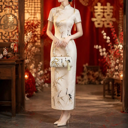 Oriental crane embroidered handbag matched with white cheongsam for Chinese wedding banquet, traditional bridal clutch