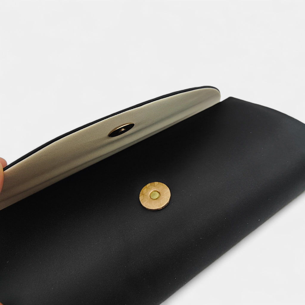 vintage-floral-embroidered-women-silk-clutch-and-evening-bag-closure