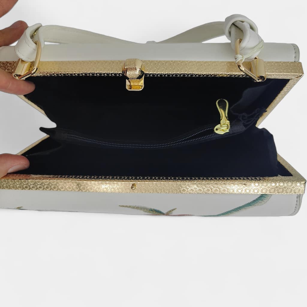 vintage-peony-embroidered-women-barrel-bag-with-tassels-compartment